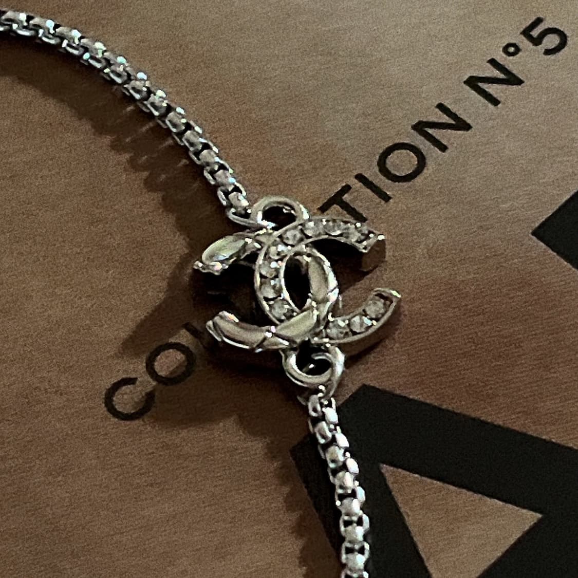 샤넬 cc 로고 슬라이딩 볼 팔찌 상품이미지4