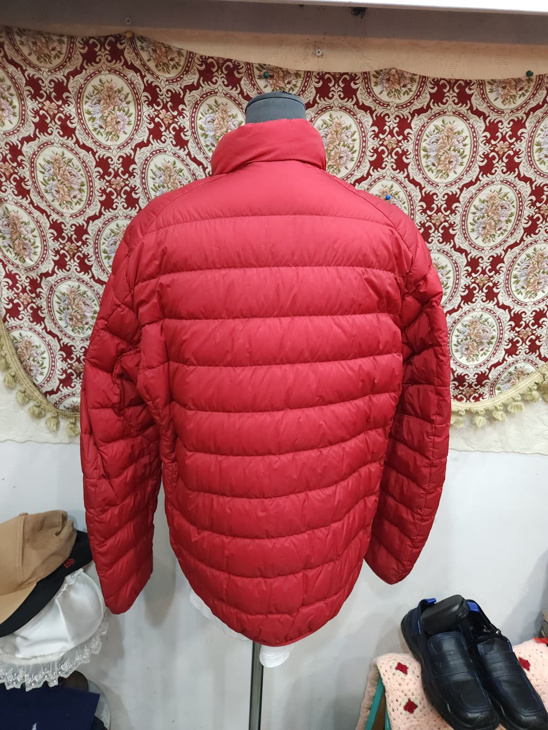 유니클로 울트라라이트 오리털 경량 패딩 
​
 상품이미지6