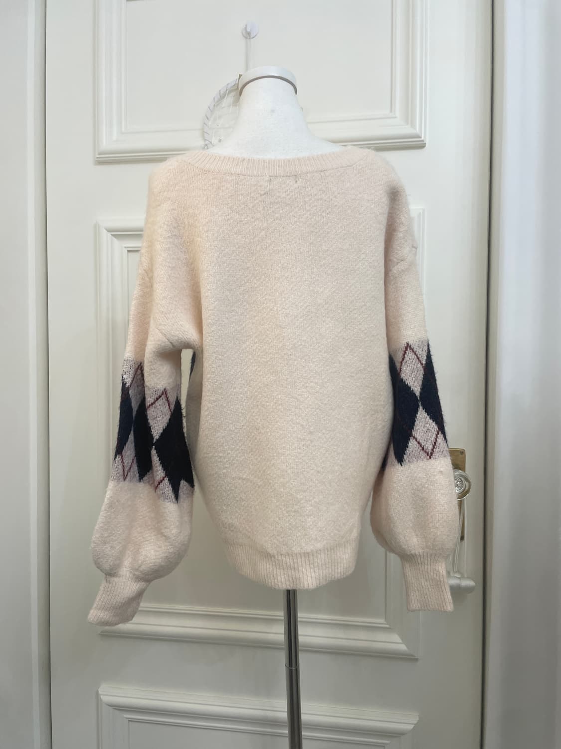 cream diamond point basic loose sweater 상품이미지3