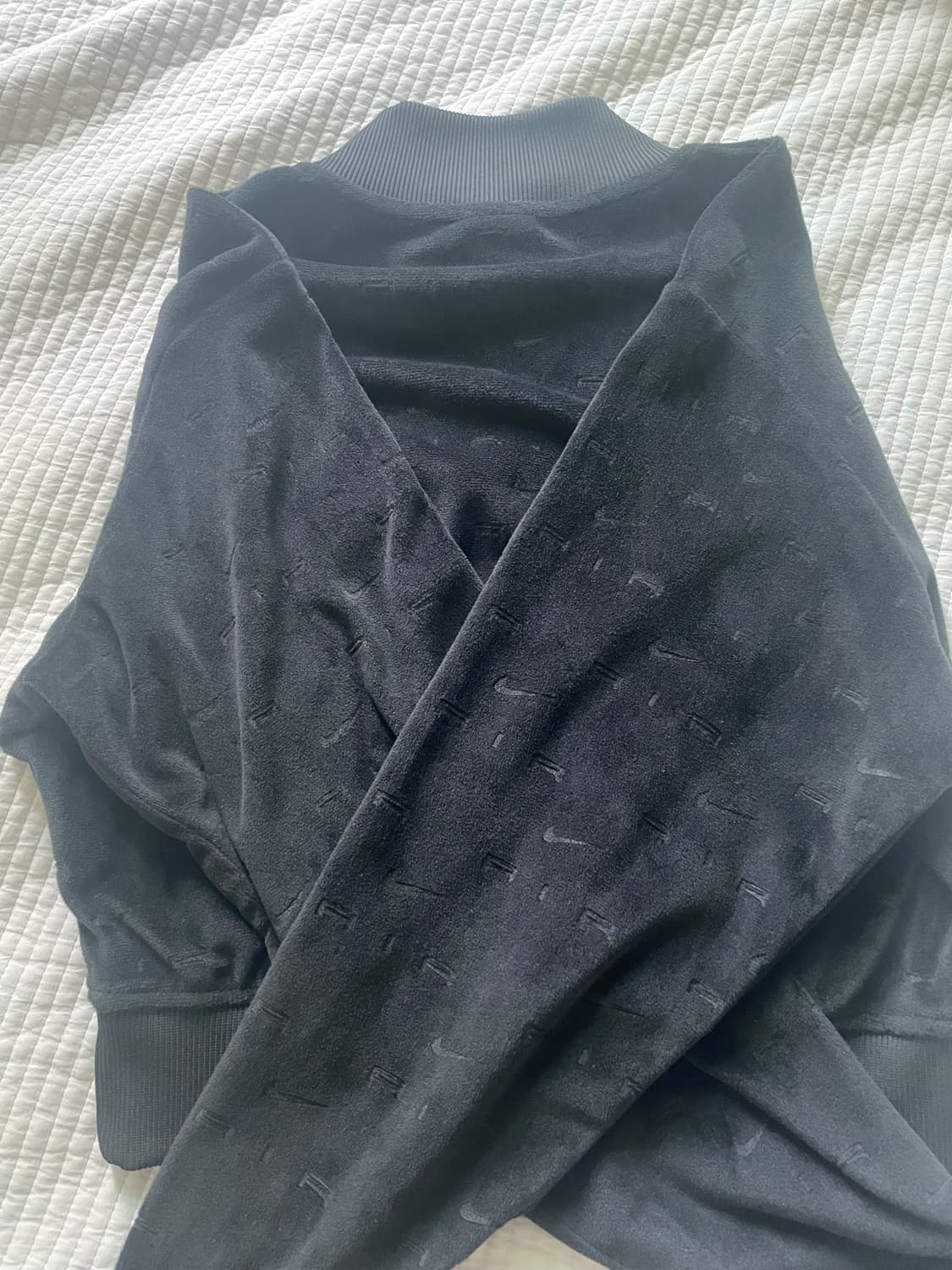 나이키 벨벳 벨루어 크롭 집업 xs 상품이미지3