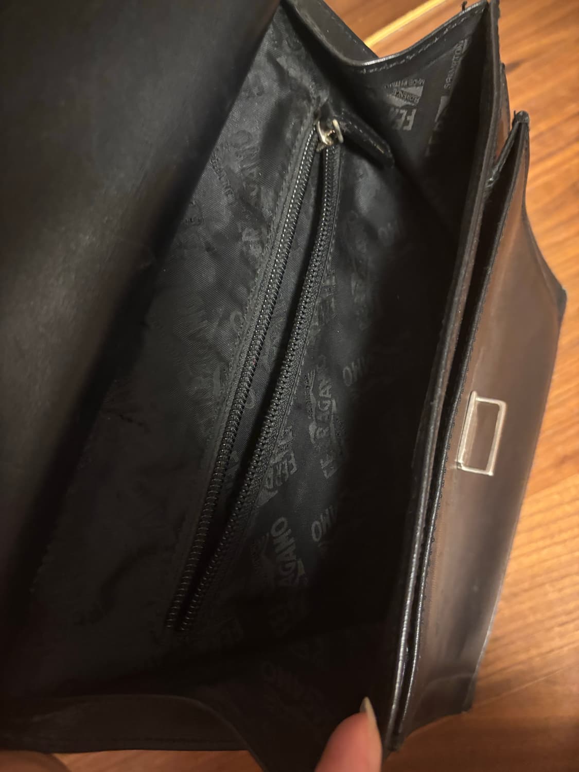 페라가모 크로스백 상품이미지10