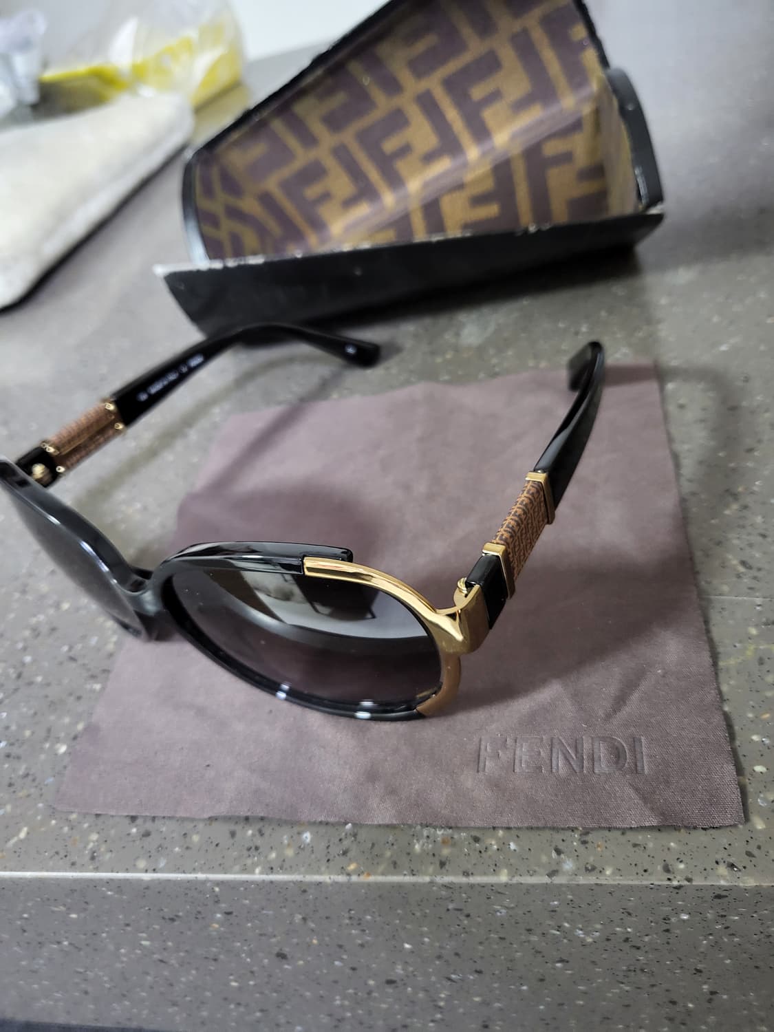 남녀공용(새제품 정품 Fendi)일본구매 한번도 착용안한 새제품 상품이미지1