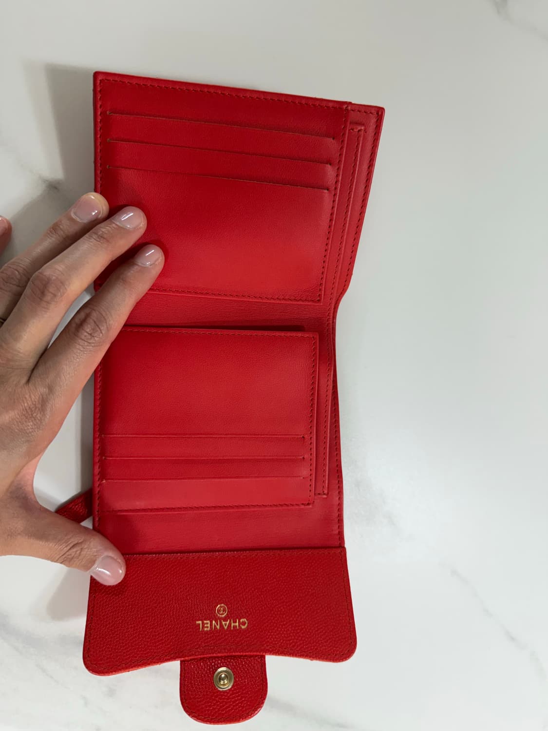 샤넬 클래식 반지갑 캐비어 레드 금장 상품이미지4