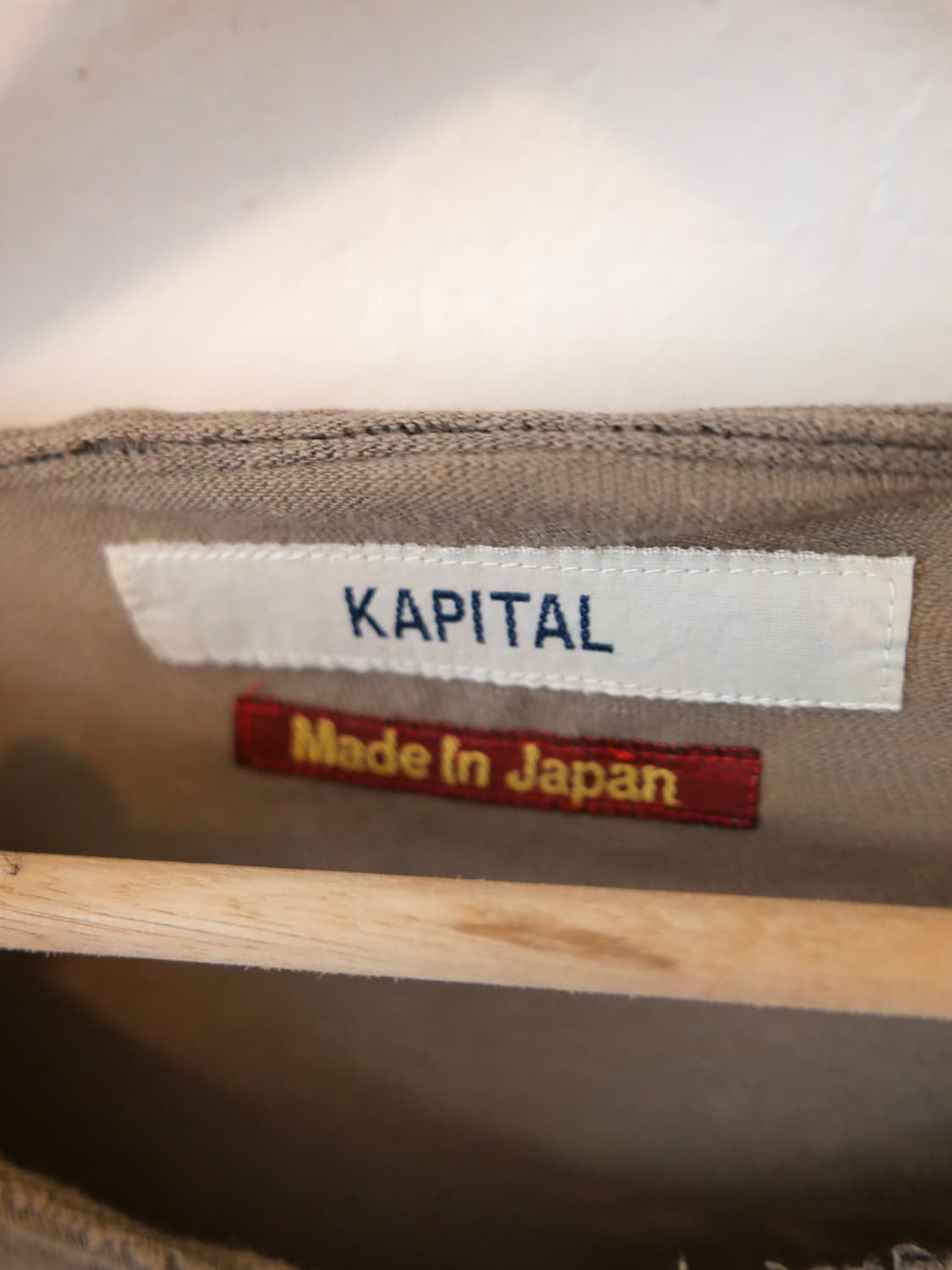 캐피탈 브이넥 롱슬리브 상품이미지2