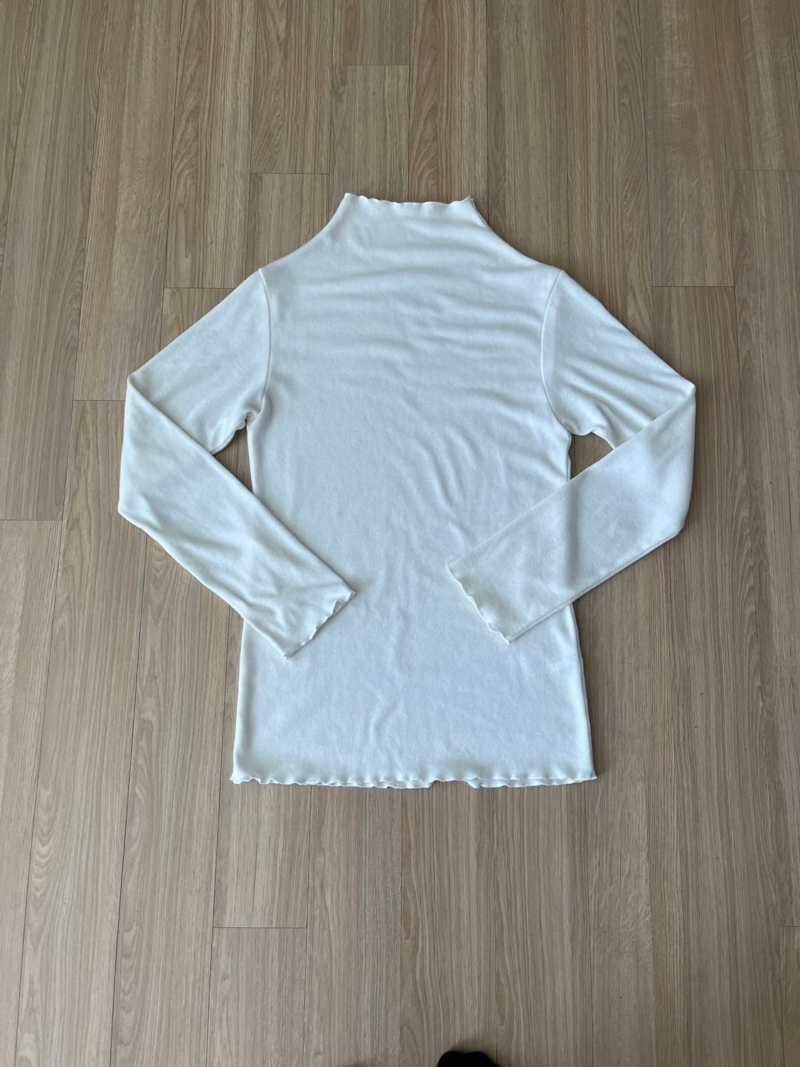 CLOVIS 클라비스 잔 물결 니트 티 상품이미지1