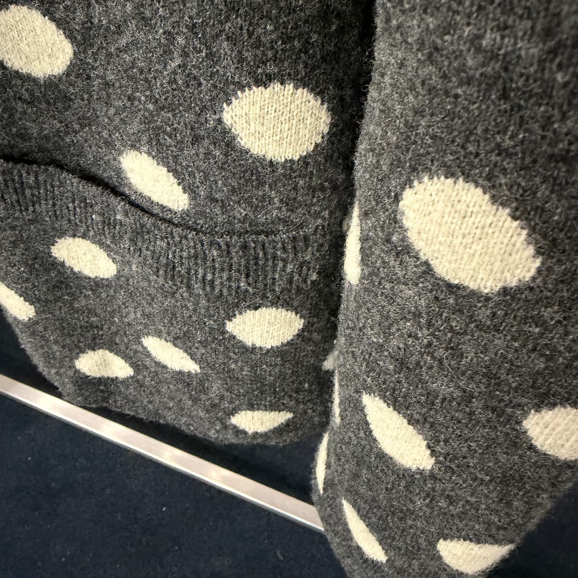 [FREE] 톰보이 폴카도트 오버핏 가디건 상품이미지4