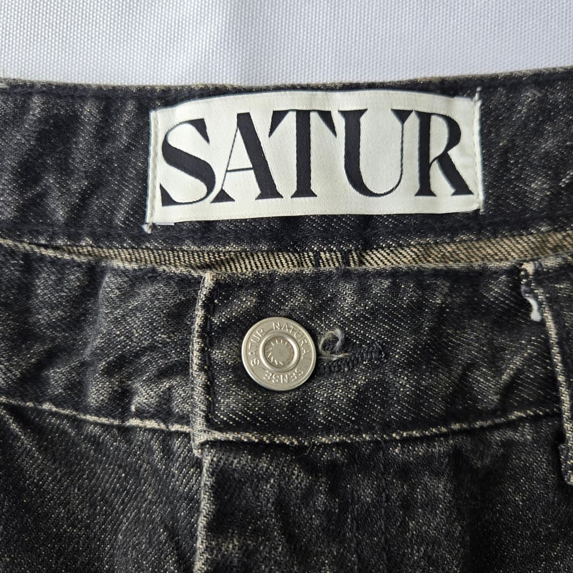 s0138 새터 SATUR 비날레스23ss 워시드 흑청 데님 L 상품이미지5