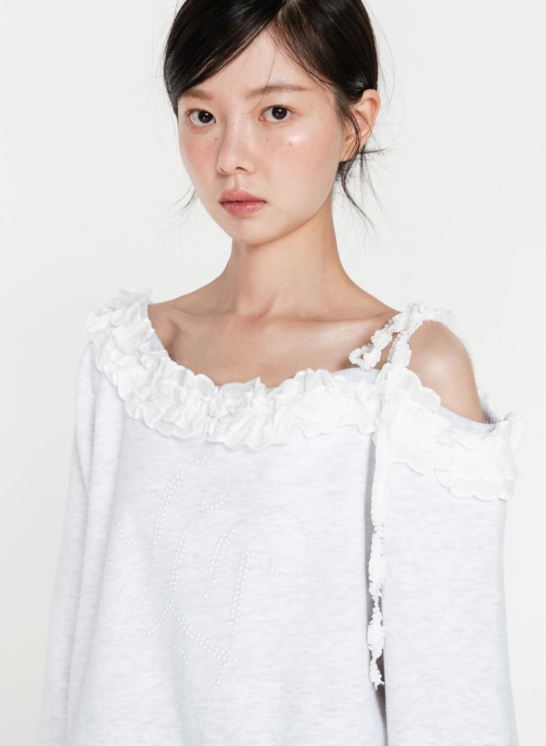 하이스쿨디스코 원숄더 프릴 맨투맨 상품이미지2