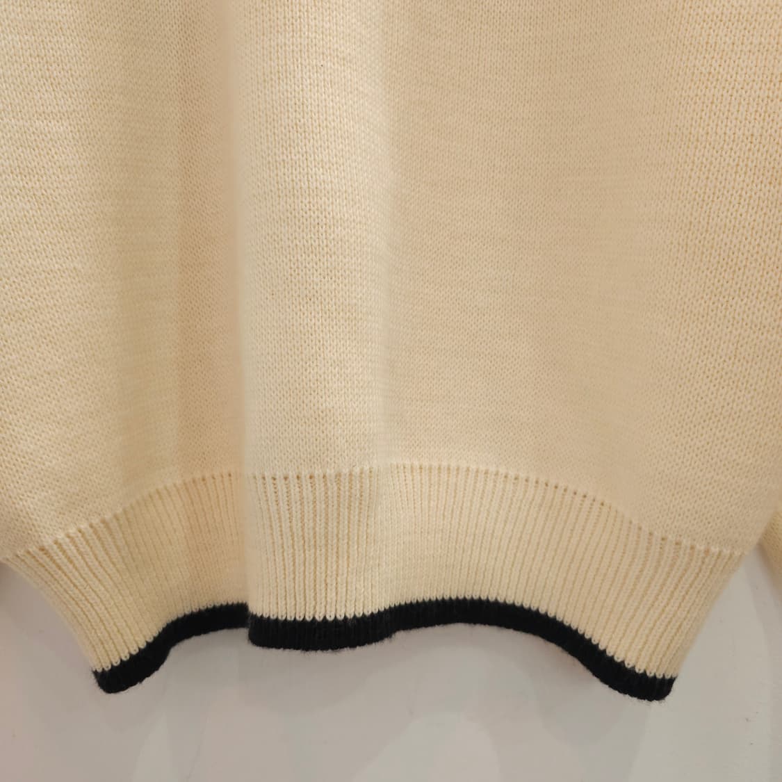 울혼방 스키 로고 버튼 하프넥 아이보리 니트 상품이미지8