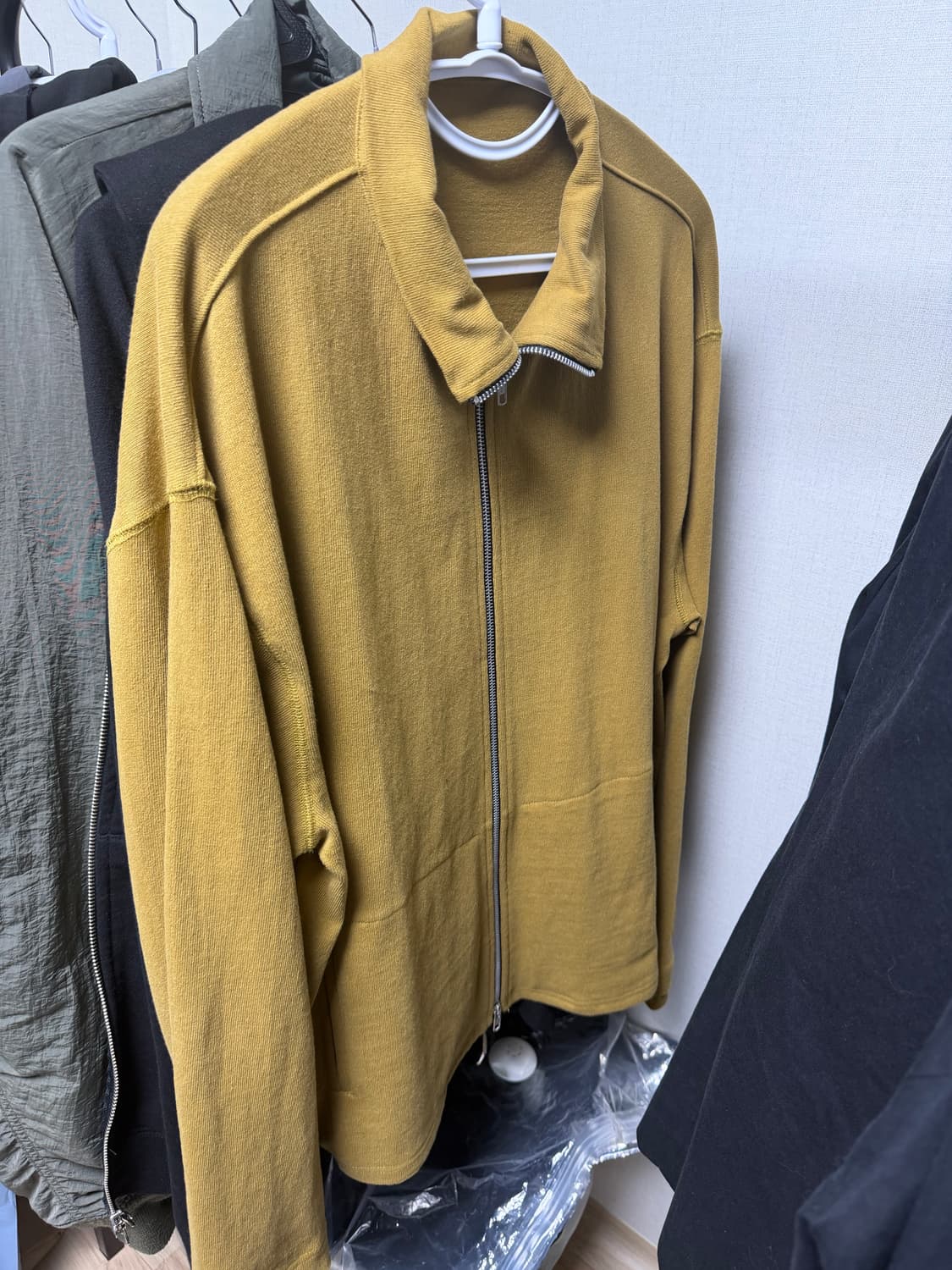 해칭룸 Middle Cardigan Mustard 상품이미지6