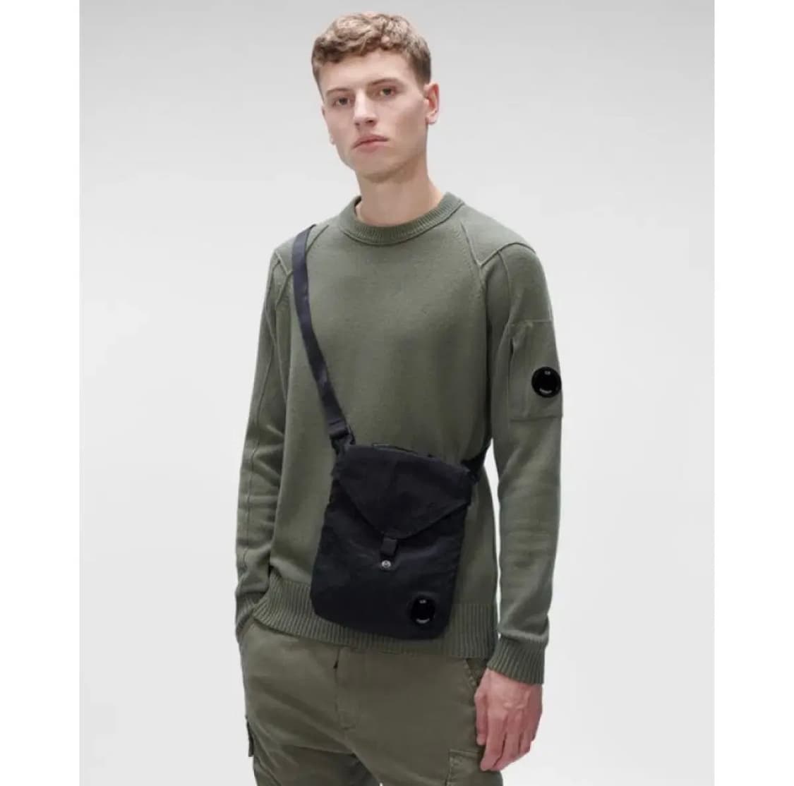 C.P. 컴퍼니 블랙 렌즈 크로스백 상품이미지5