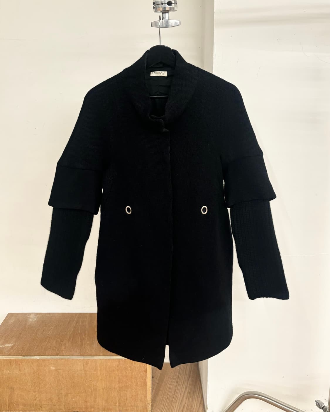 브루넬로 쿠치넬리 블랙 울 캐시미어 혼방 아일렛 코트  상품이미지1
