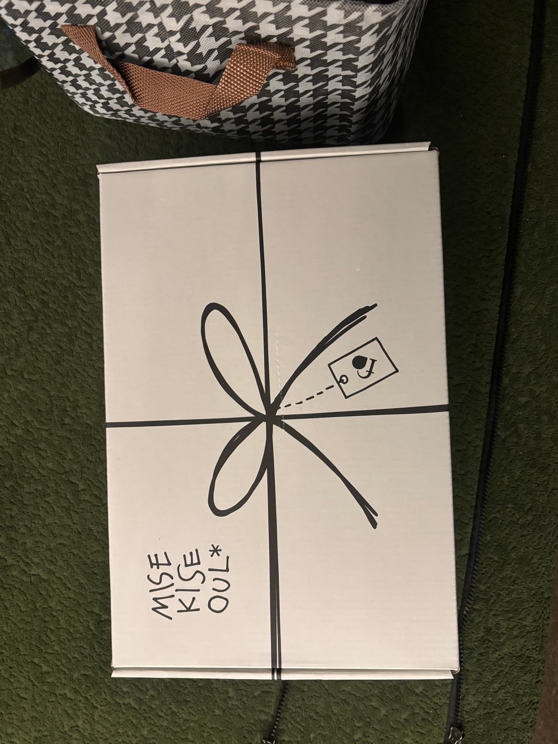 미세키서울 X 플러피시트러스 스니커즈 차콜 240 상품이미지3