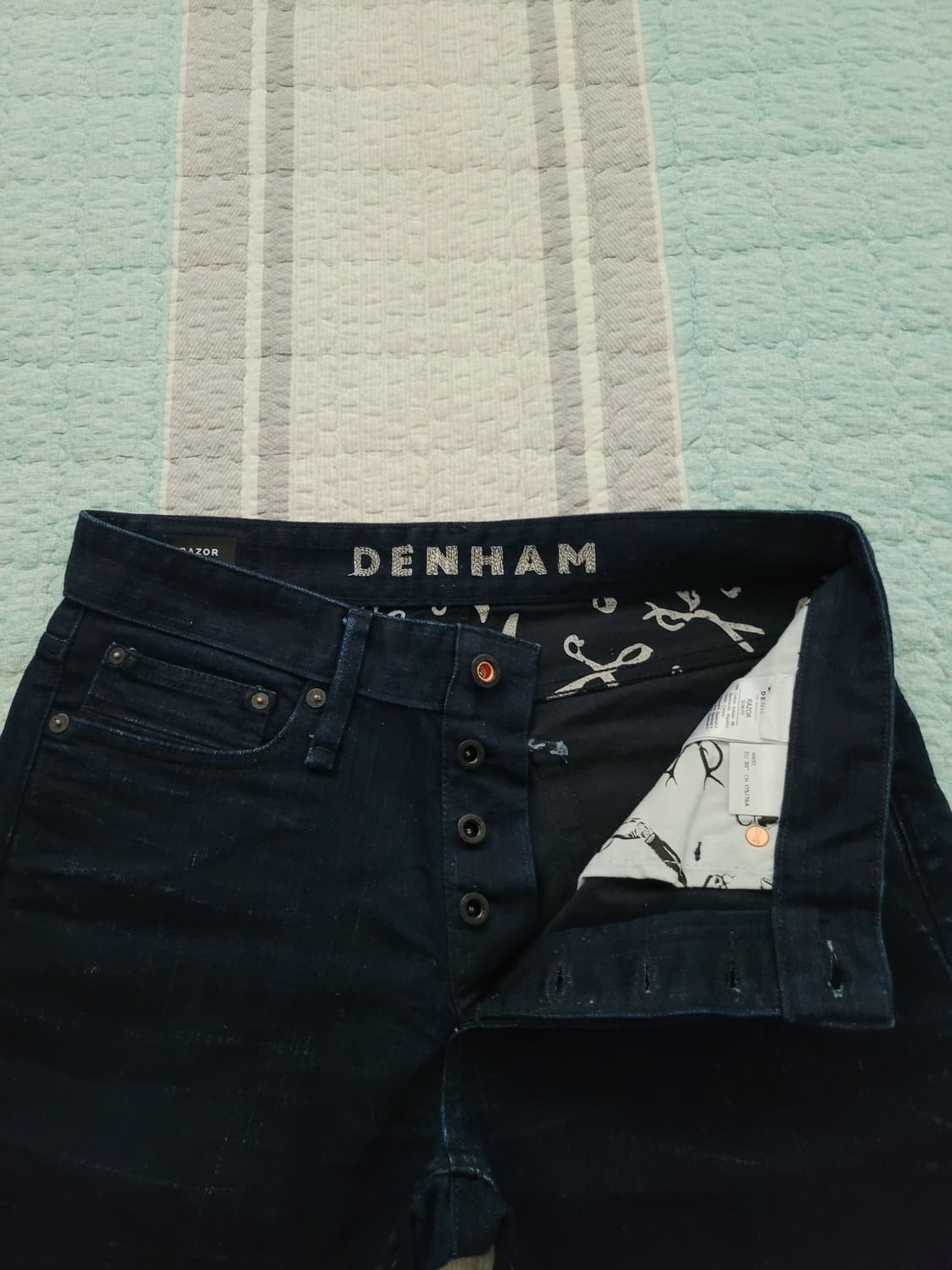 덴함 DENHAM. 레이져 다크블루 스트레치 슬림진 30사이즈. 상품이미지2