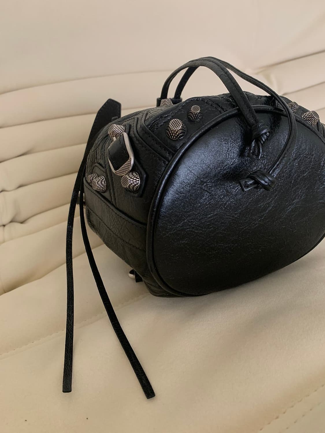 발렌시아가 르 카골 버킷백 xs 상품이미지5