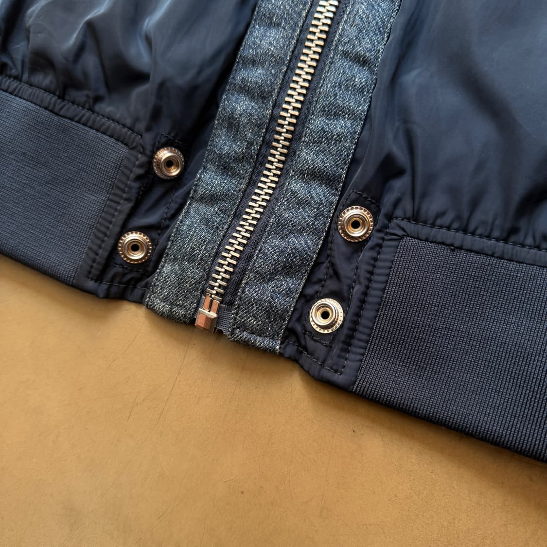 디젤 라이트 나일론  스트랩 디테일 자켓 상품이미지6