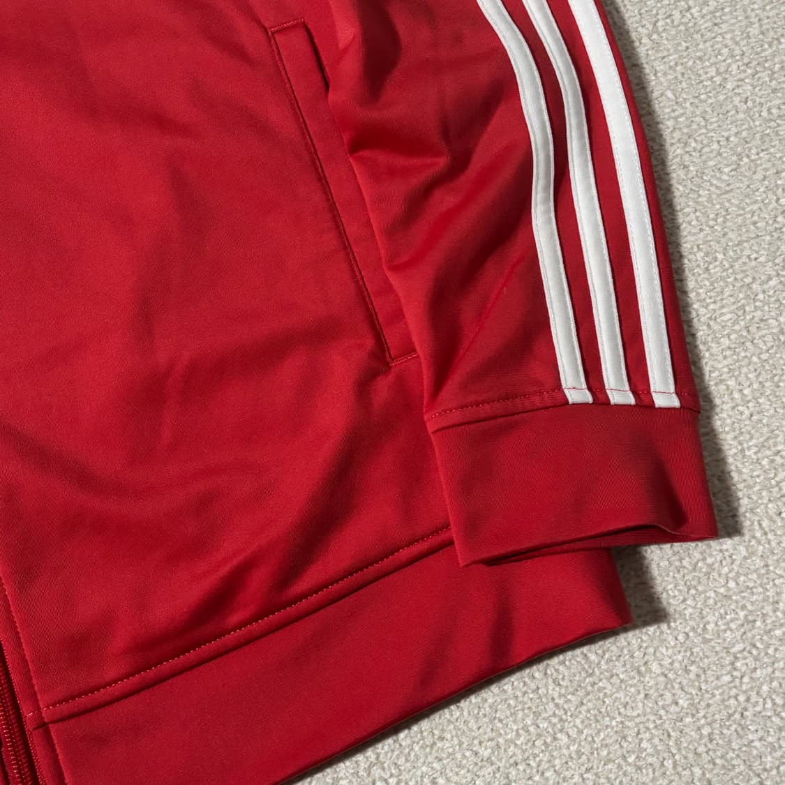 아디다스 스몰로고 레드 져지 상품이미지3