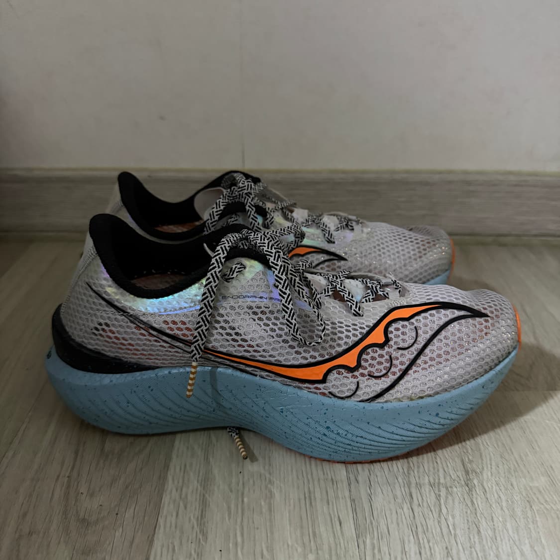 써코니 엔돌핀 프로 3 S20755-25 카본화 (265) 상품이미지2