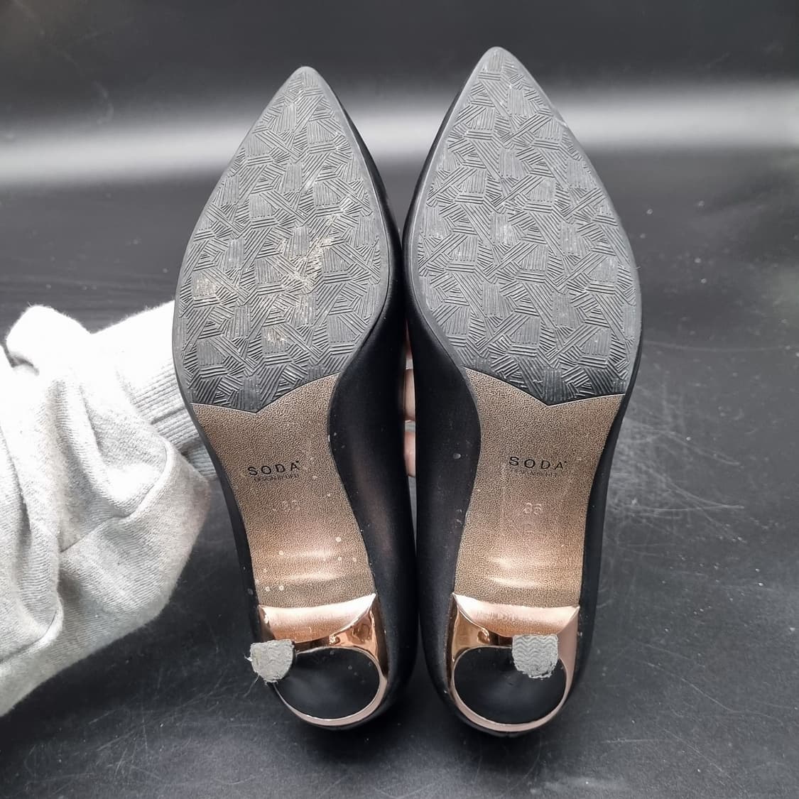 소다 블랙 여성펌프스힐 실사이즈225(굽7). 상품이미지3