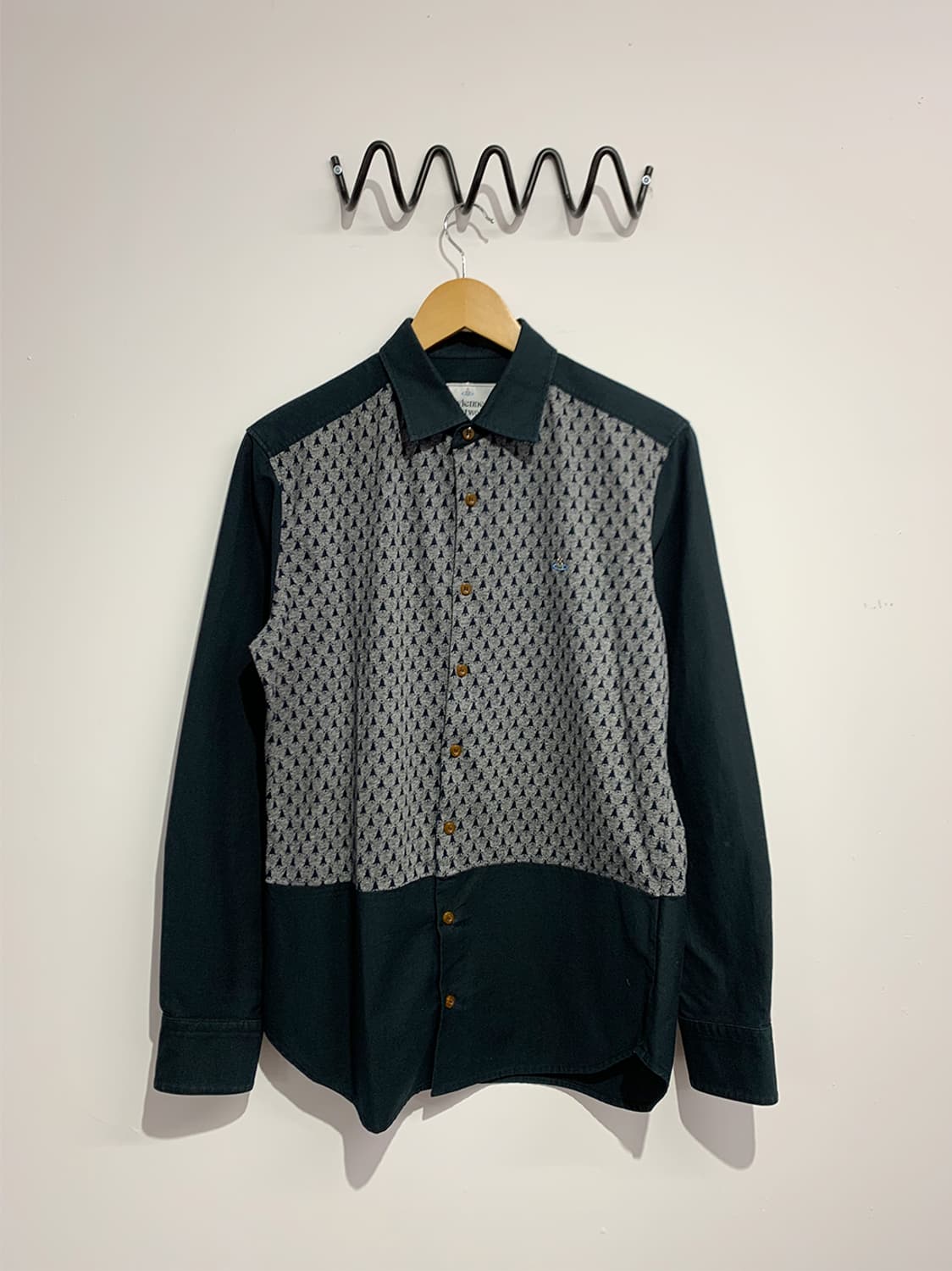 비비안웨스트우드 패턴 스몰 로고 긴팔셔츠 남자 상품이미지1