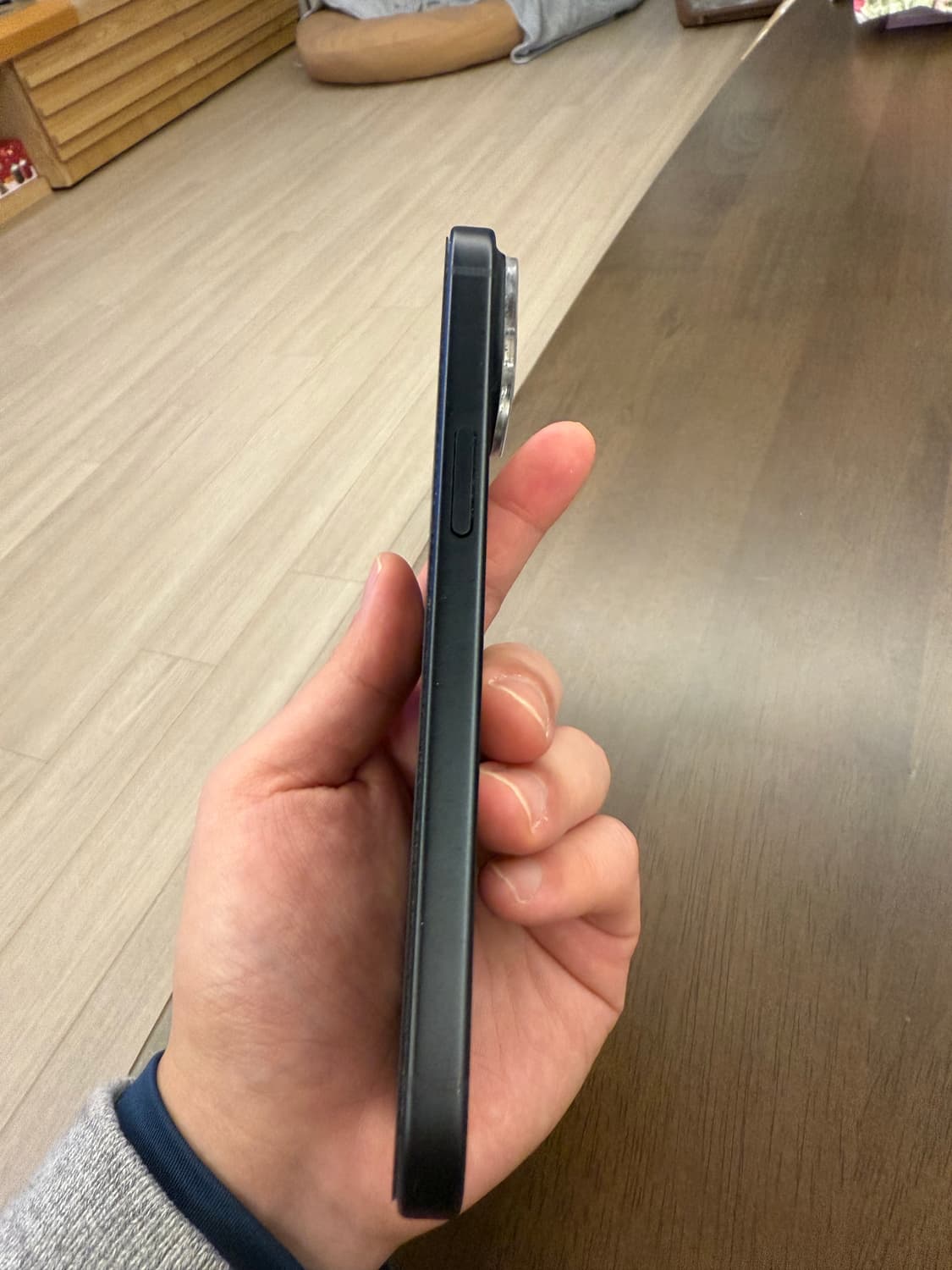 아이폰15 블랙 256gb 상품이미지4