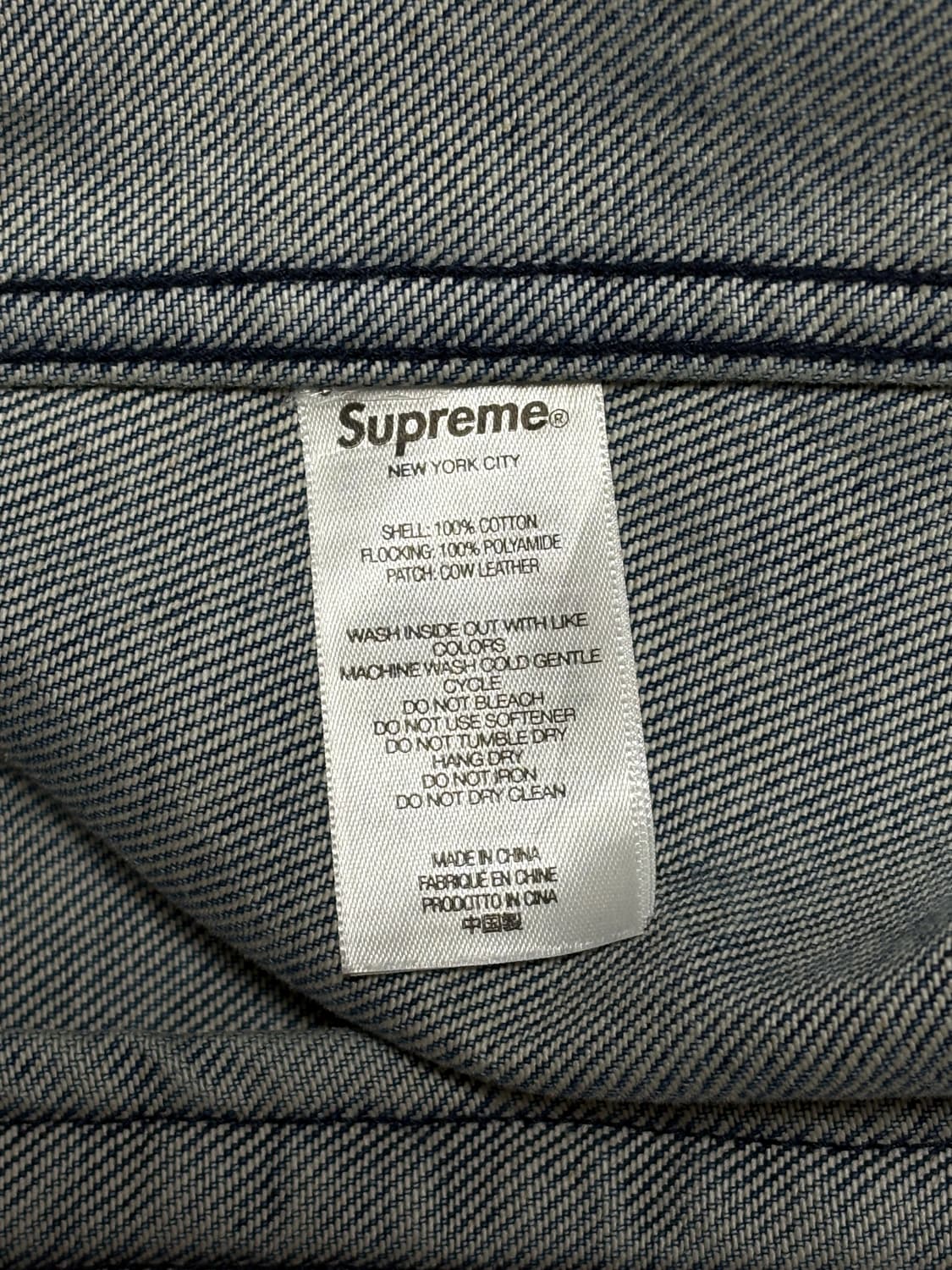 Supreme Flocked Denim Trucker Jacket Blu 상품이미지4