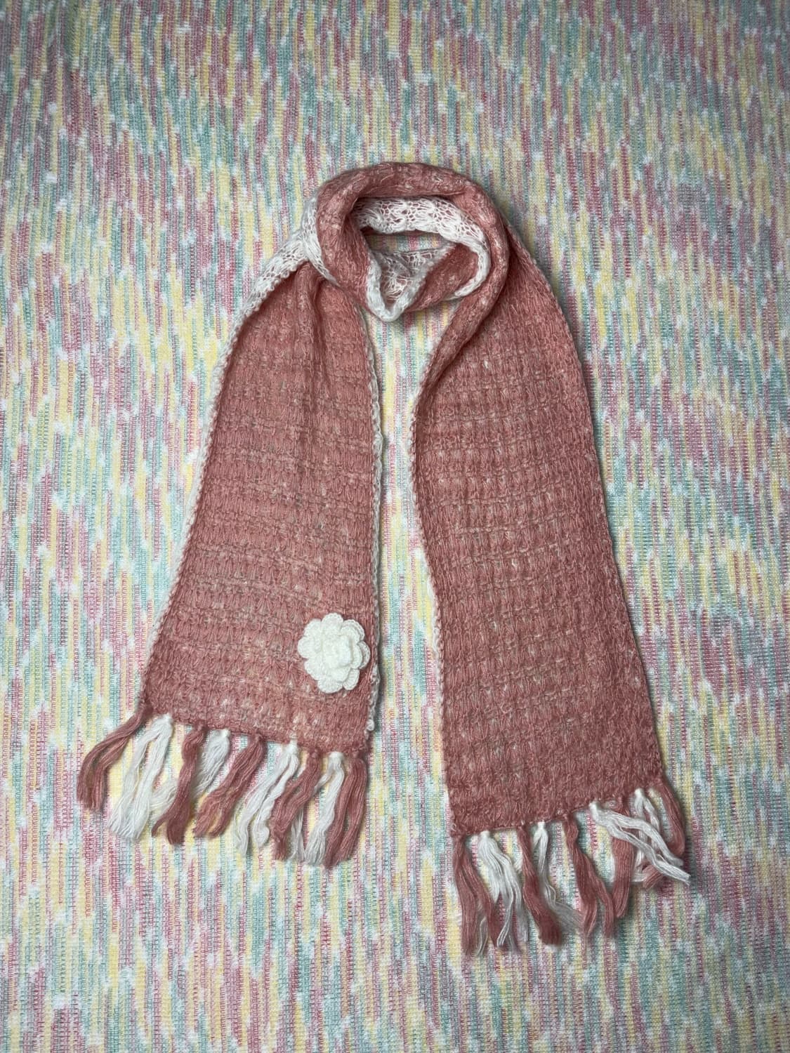 코랄 핑크 플라워 뜨개 머플러 상품이미지1