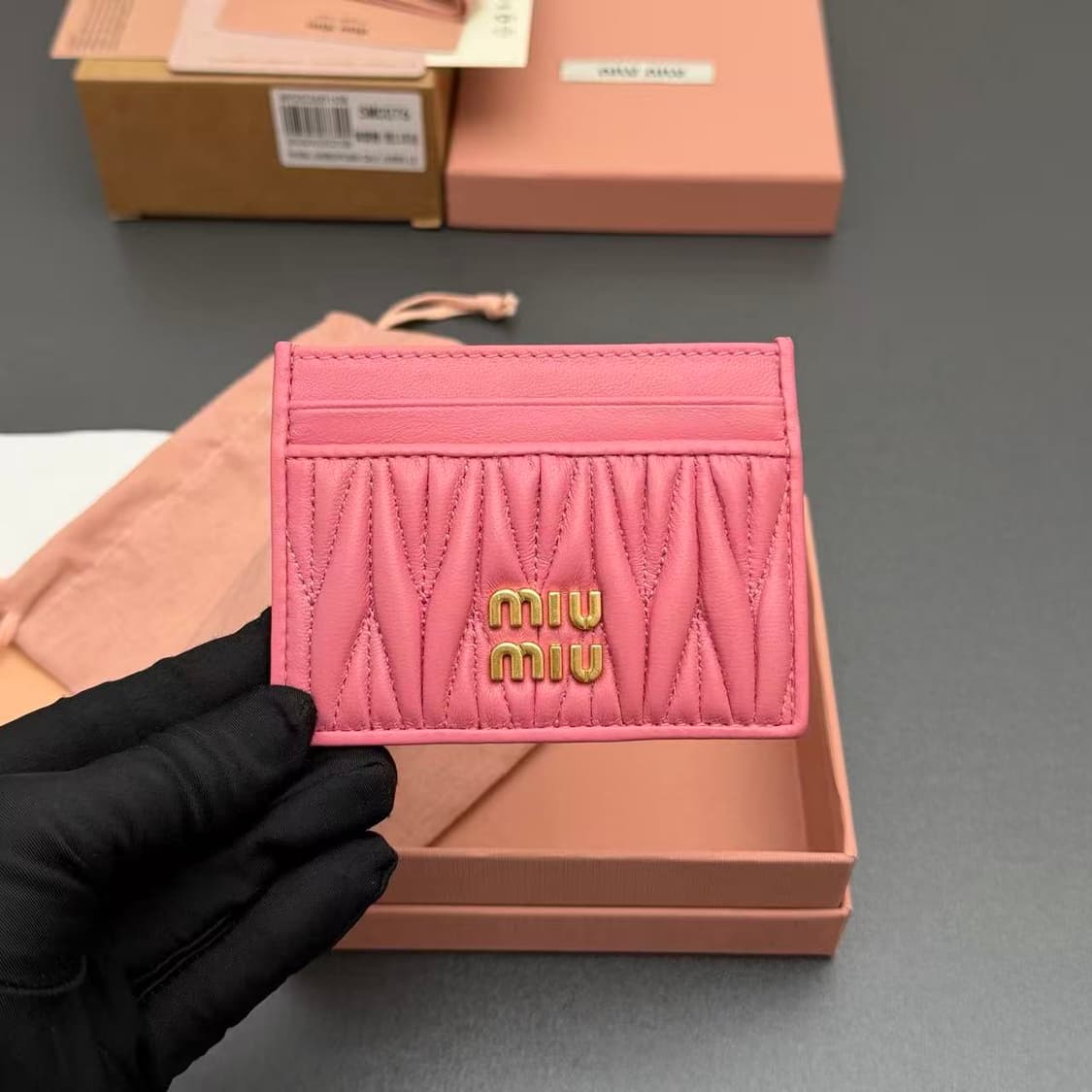 미우 미우 마테라쎄 나파 가죽 카드 홀더 베고니아 핑크 상품이미지2