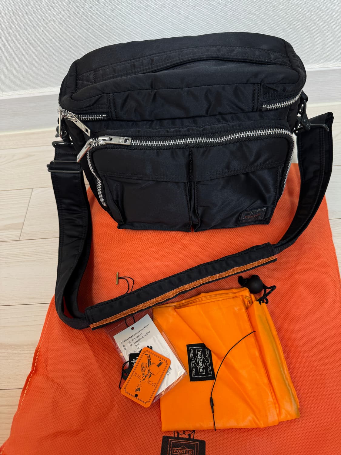 강민경 포터 탱커 카메라 백 블랙 상품이미지6