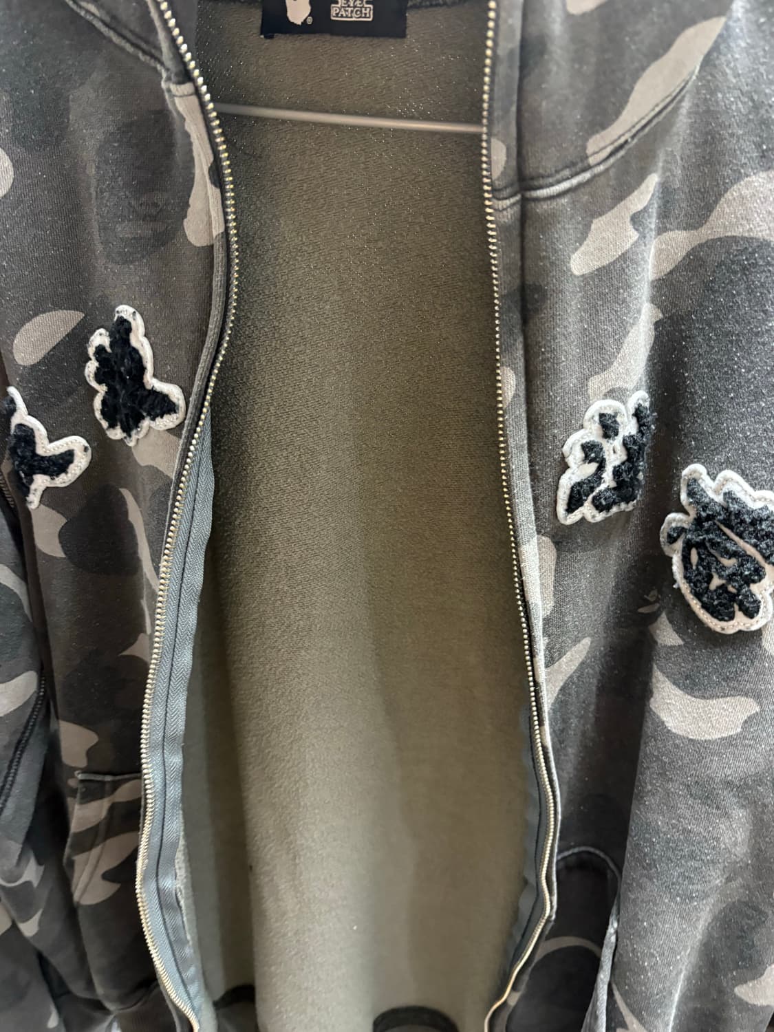 베이프 x 블랙아이패치 콜라보 후드집업 상품이미지2