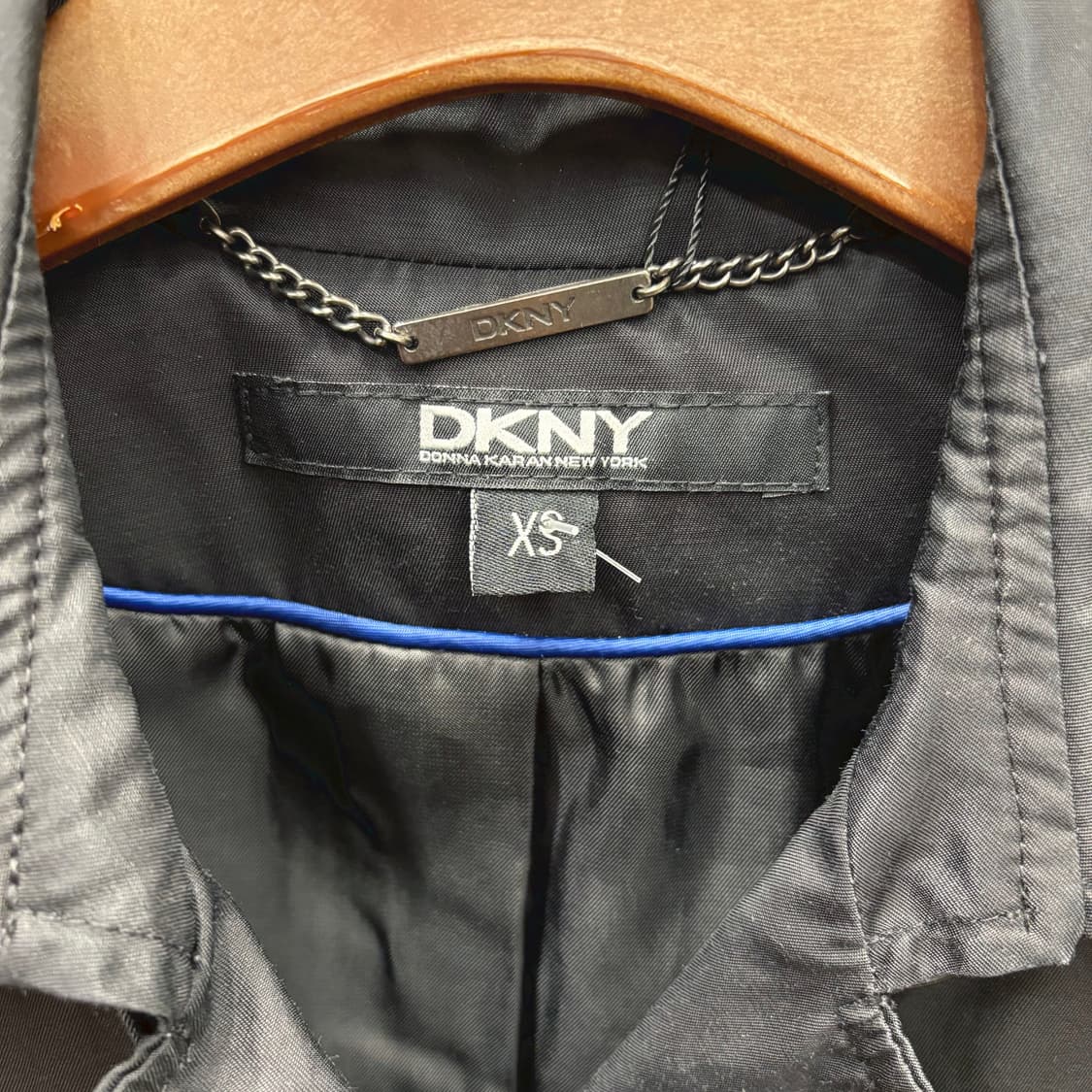 DKNY 트렌치 코트 더블브레스트 소매 스트랩 버클 벨트 디테일 네이비 상품이미지6