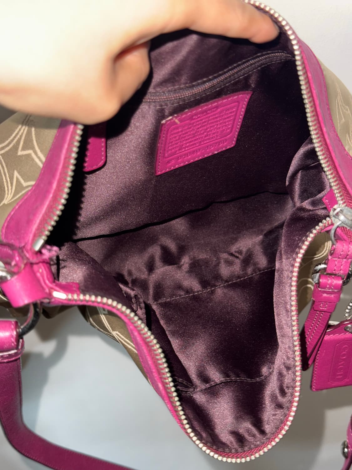 🩷코치 라즈베리핑크 시그니처 자카드 Y2K 숄더백 상품이미지10