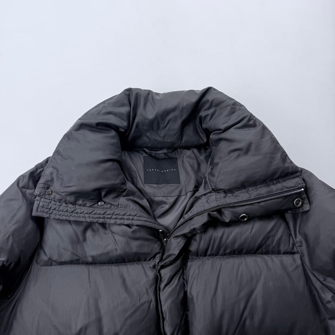 트리밍버드 글로우 하이넥 패딩 차콜 상품이미지4