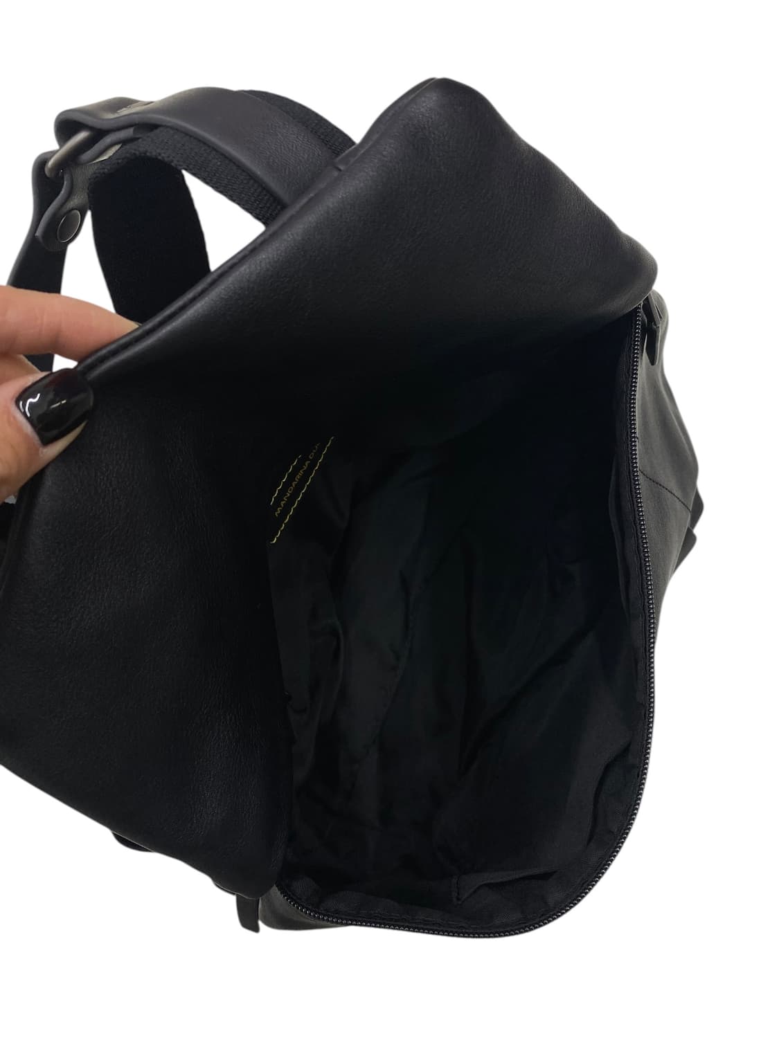 만다리나덕 블랙 레더 백팩 상품이미지3