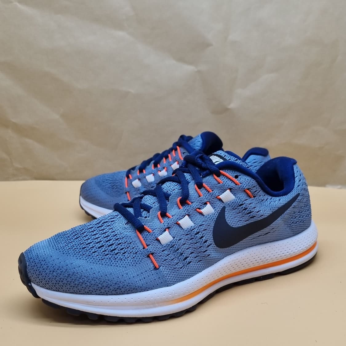 나이키 에어 줌 보메로12 운동화250. 상품이미지1