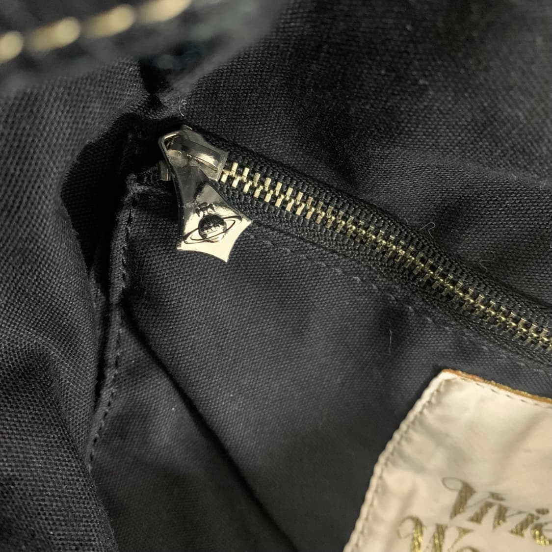 비비안웨스트우드 스티치 가죽 가방 상품이미지8