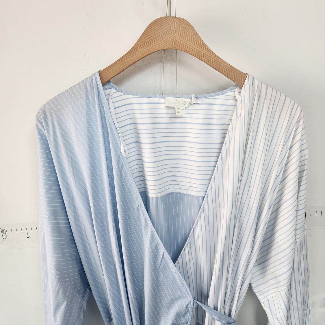 코스 스트라이프 랩 스타일 롱 원피스 상품이미지2