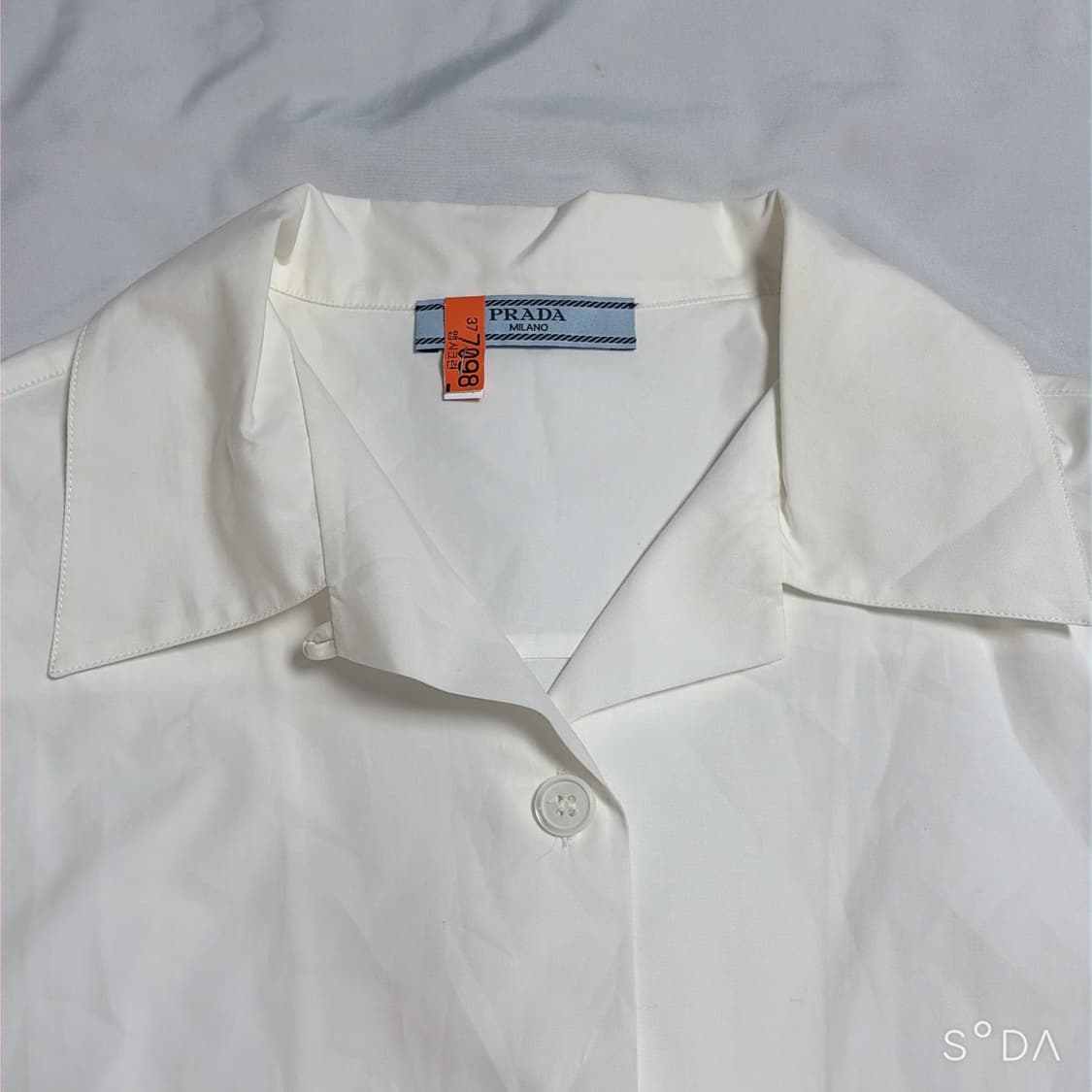 프라다 화이트 반팔 셔츠 40 상품이미지5
