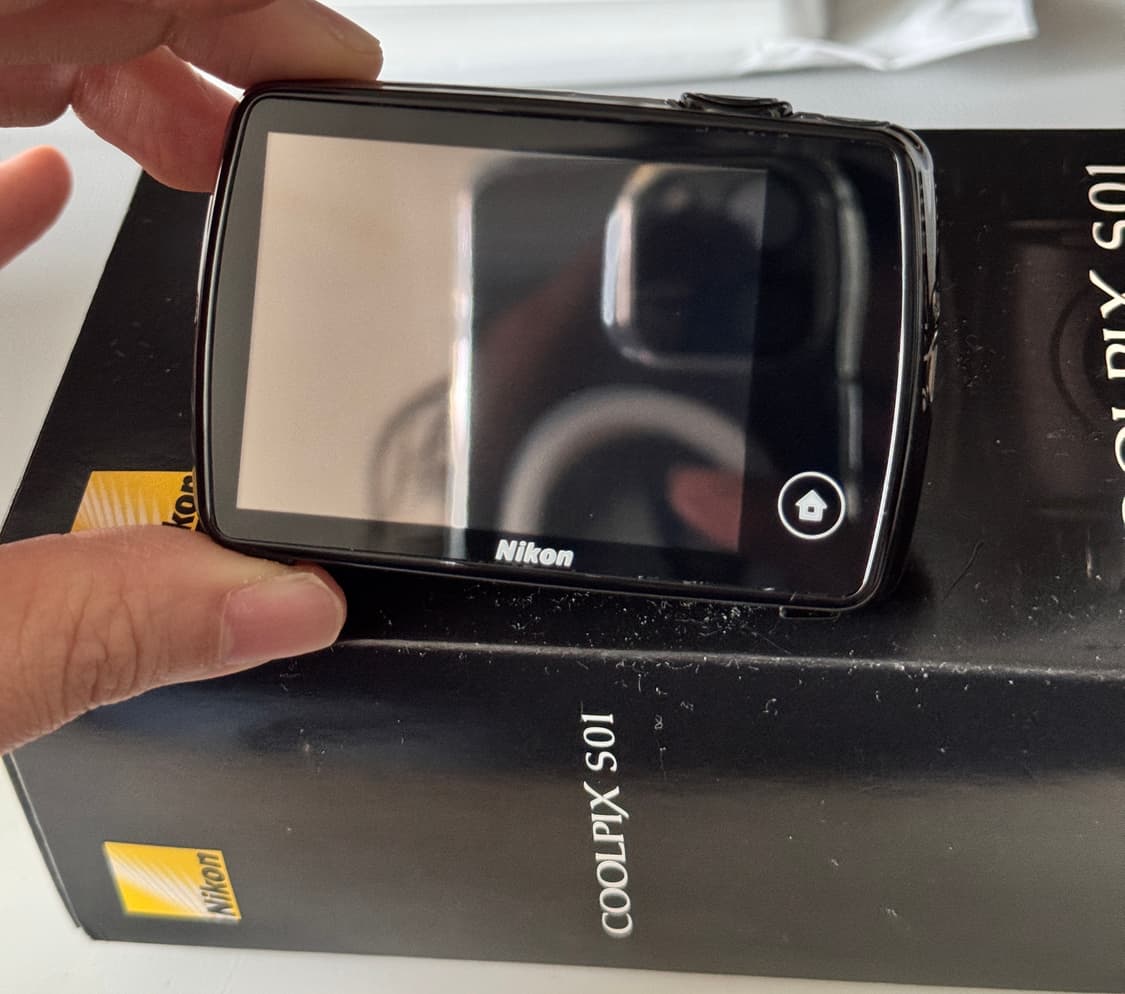 니콘 s01 미사용품 팝니다 풀박스 - 블랙 상품이미지2