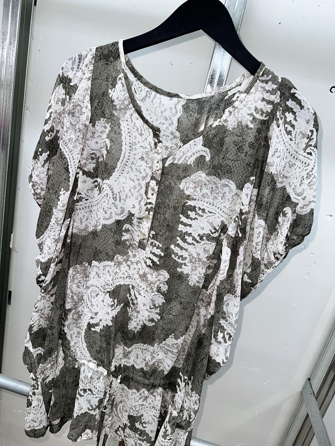 vintage khaki printed long strap top 상품이미지7