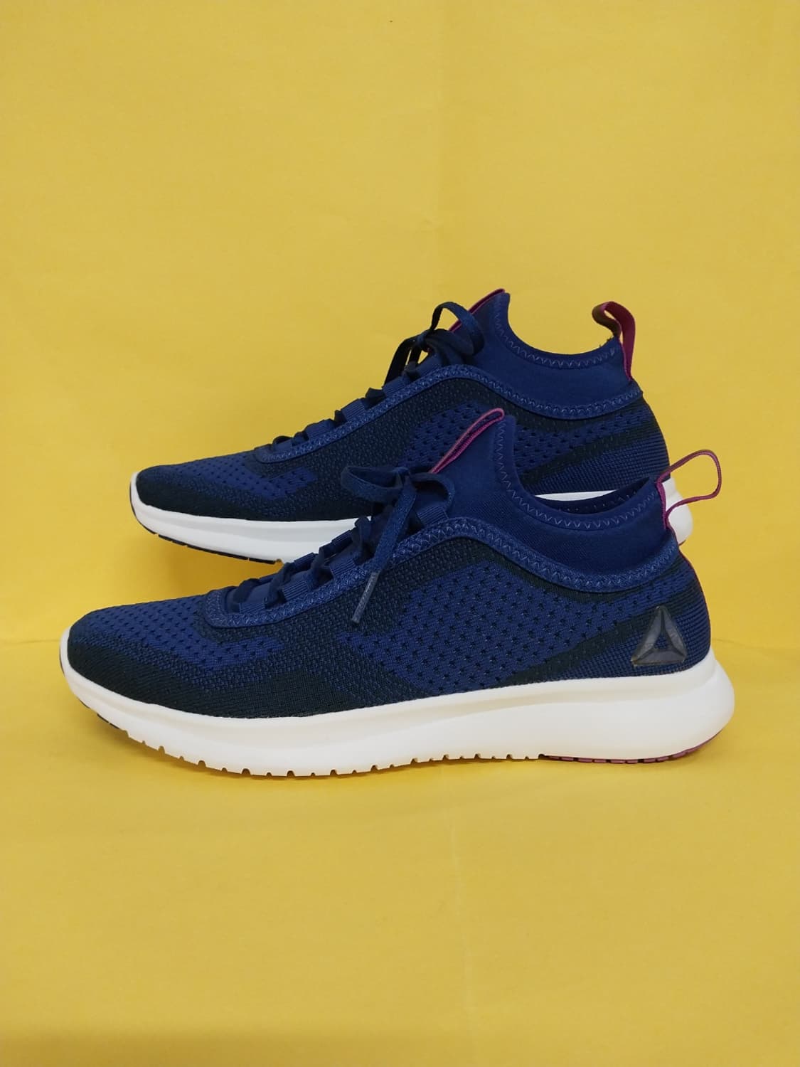 남녀공용 리복 플러스 러너 운동화 (250) 상품이미지1