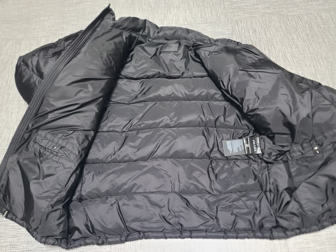 프라다 패딩 sgy091 블랙 숏패딩 56 사이즈 상품이미지8