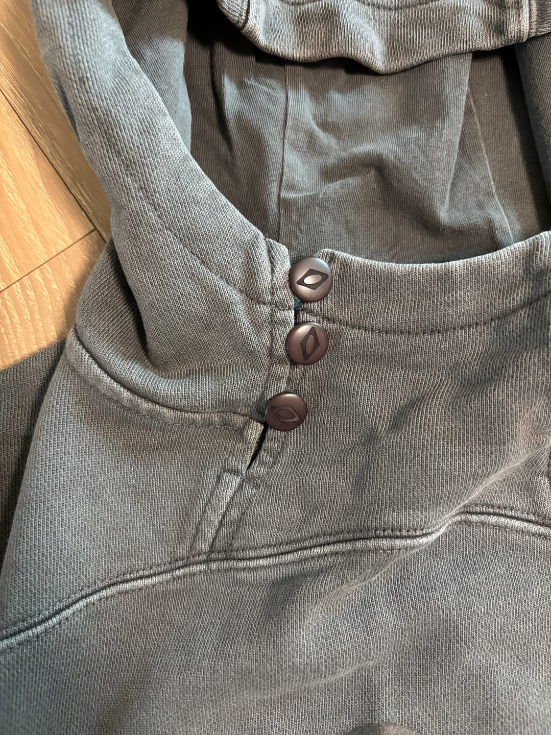 RHOMBUS SIDE BUTTON UP HOODIE-WASHED  상품이미지3