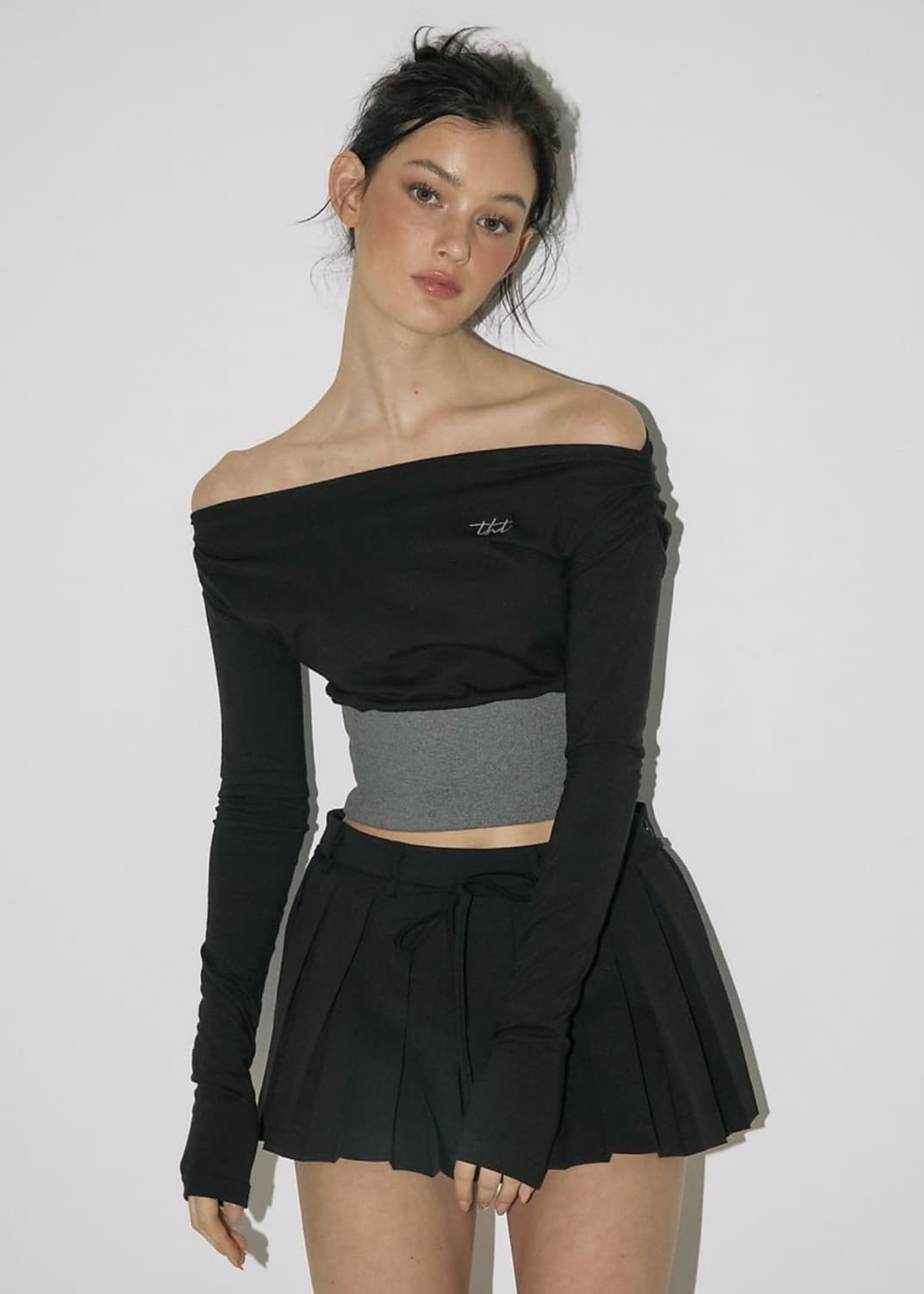 [m] 쓰리타임즈 립 오프숄더 긴팔 티셔츠 블랙 상품이미지3