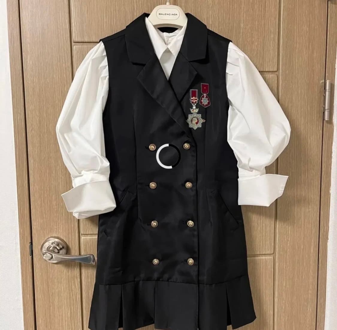 lyn around 와펜 더블 베스트 원피스  상품이미지1