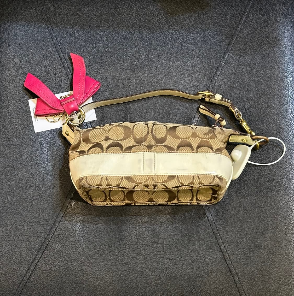 COACH 코치 핑크리본 미니 토트백 상품이미지4