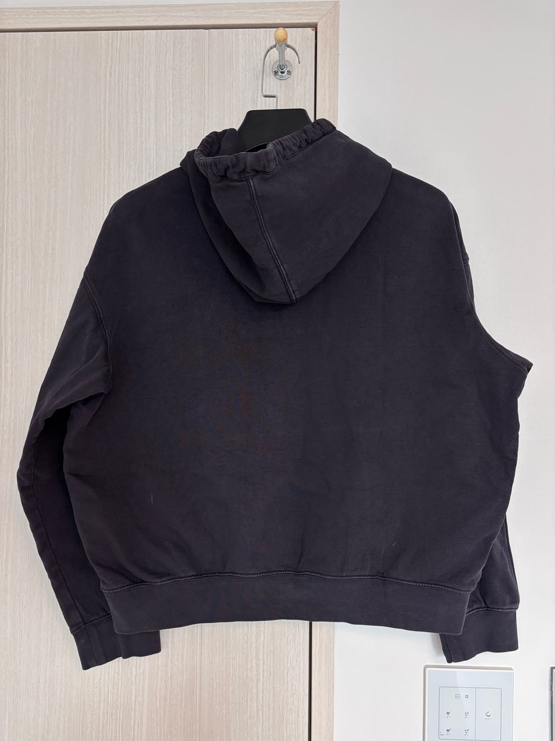 새상품) M 자라 메탈 토글 크롭 후드티 상품이미지4