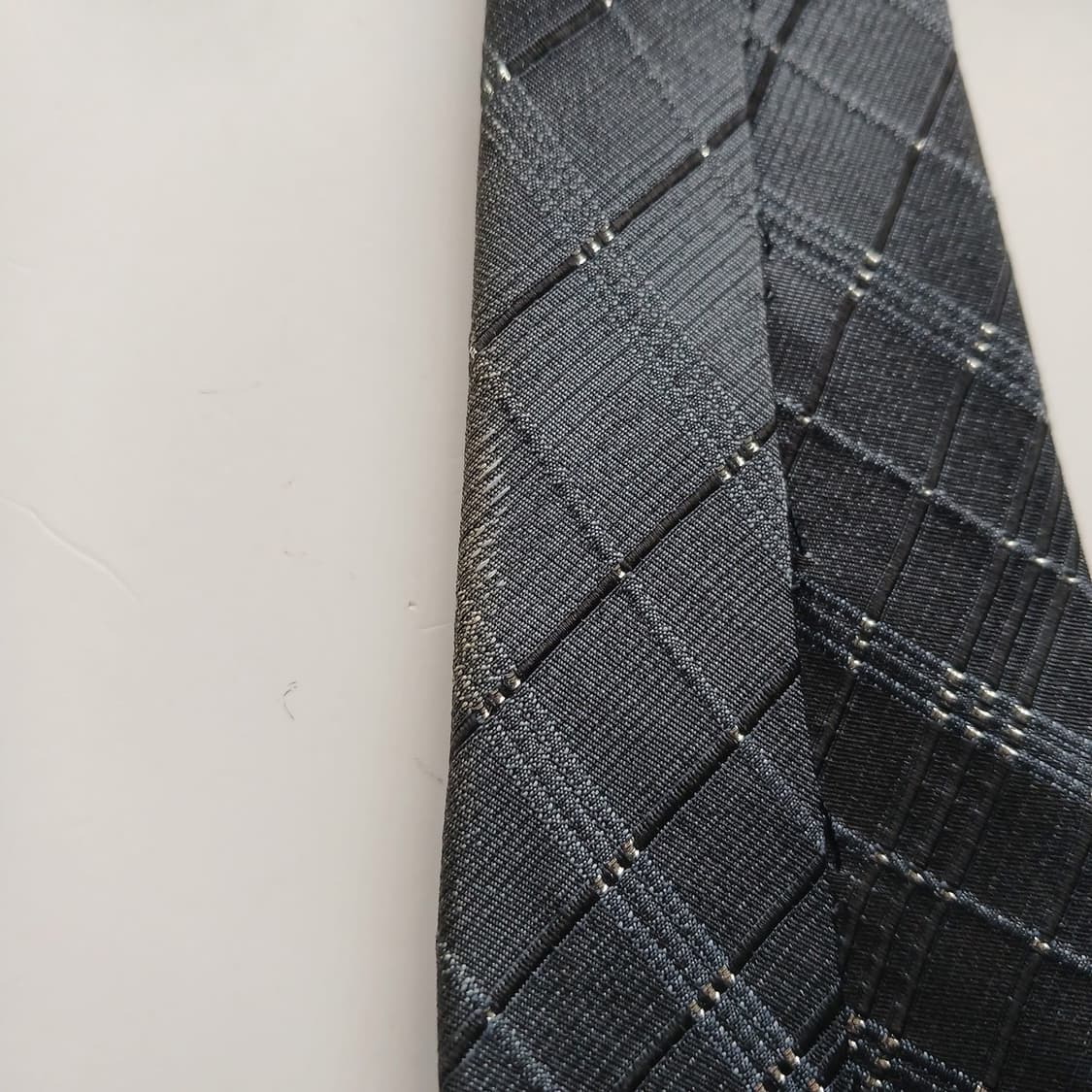 아쿠아스큐텀 실크 블랙 체크 패턴 넥타이 9.7cm B등급 A18535
 상품이미지6