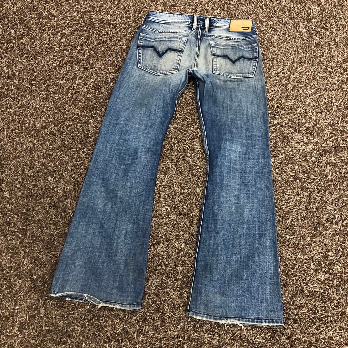 디젤 Zathan 부츠컷 워싱 데님 팬츠 상품이미지3