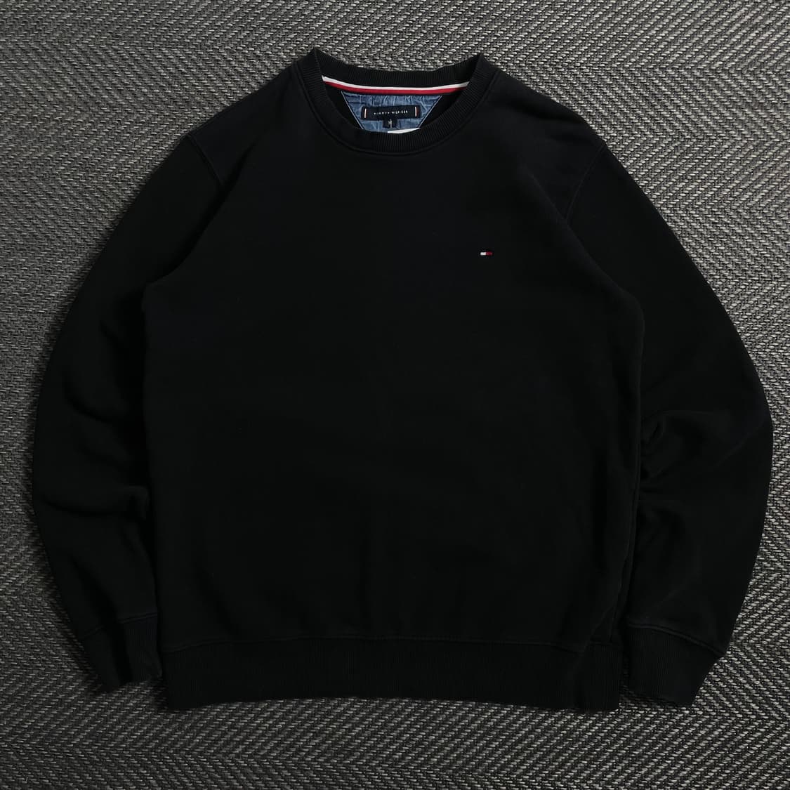 타미힐피거 스몰 자수로고 블랙 맨투맨o 4235 상품이미지1